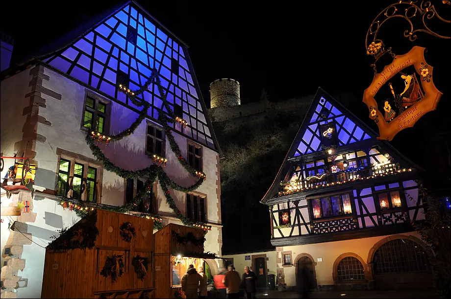 Vue des décors de Kayserberg à Noël