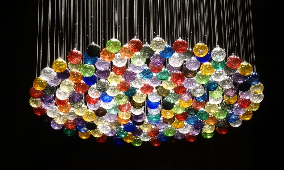 Lustre en boules de Meisenthal à Sélestat